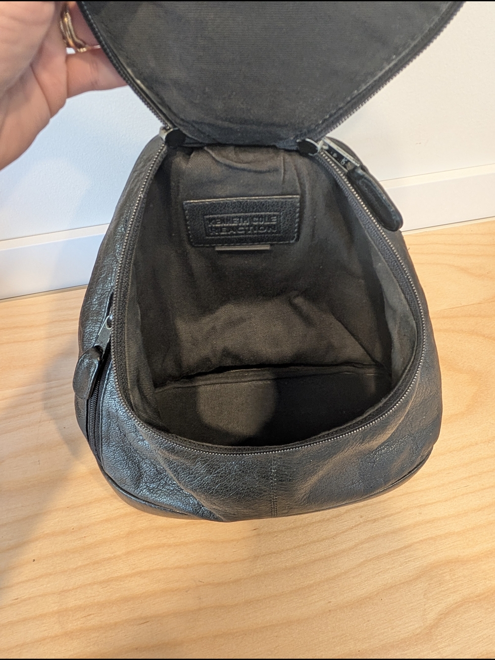 Kenneth Cole Vintage Black Leather Teardrop Backpack Purse - Picture 15 of 15